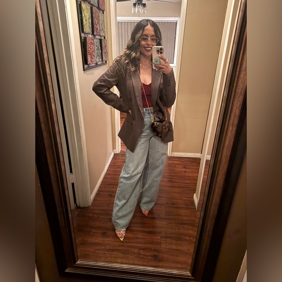 Meet your Posher, Ileana!💋✌🏼️ - Picture 9 of 10